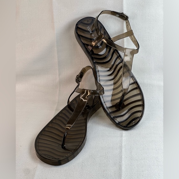 Sun + Stone Shoes - Sun & Stone, jelly thong sandals